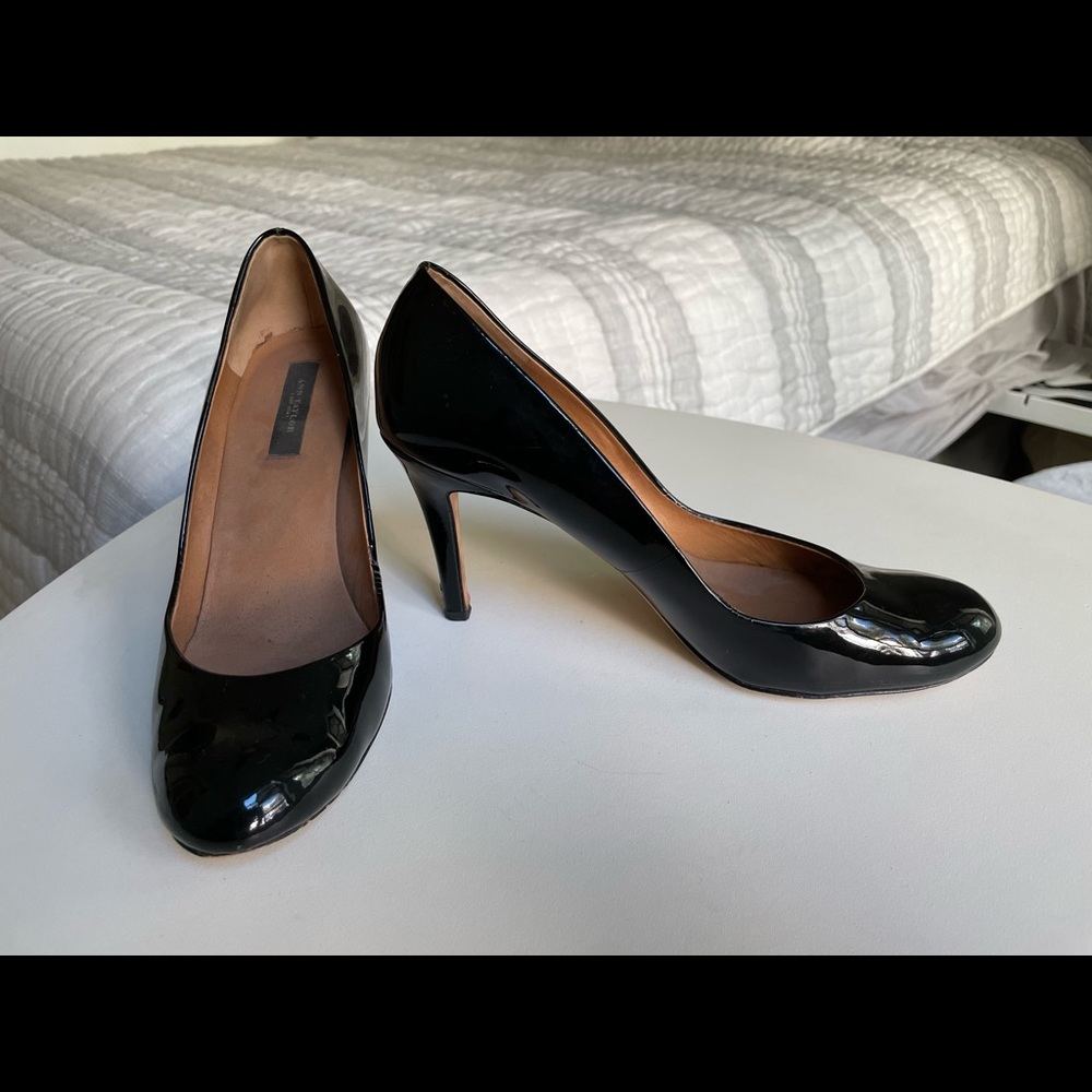 Ann Taylor black patent leather round toe heels